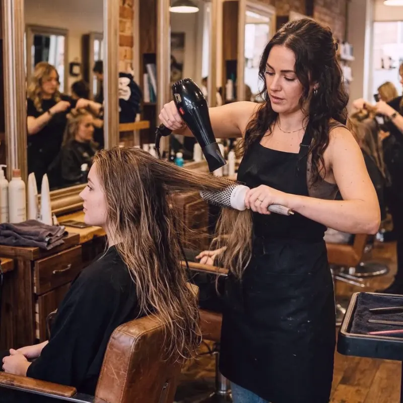 Quiet Cliff — Unser Salon, Ihre Stile